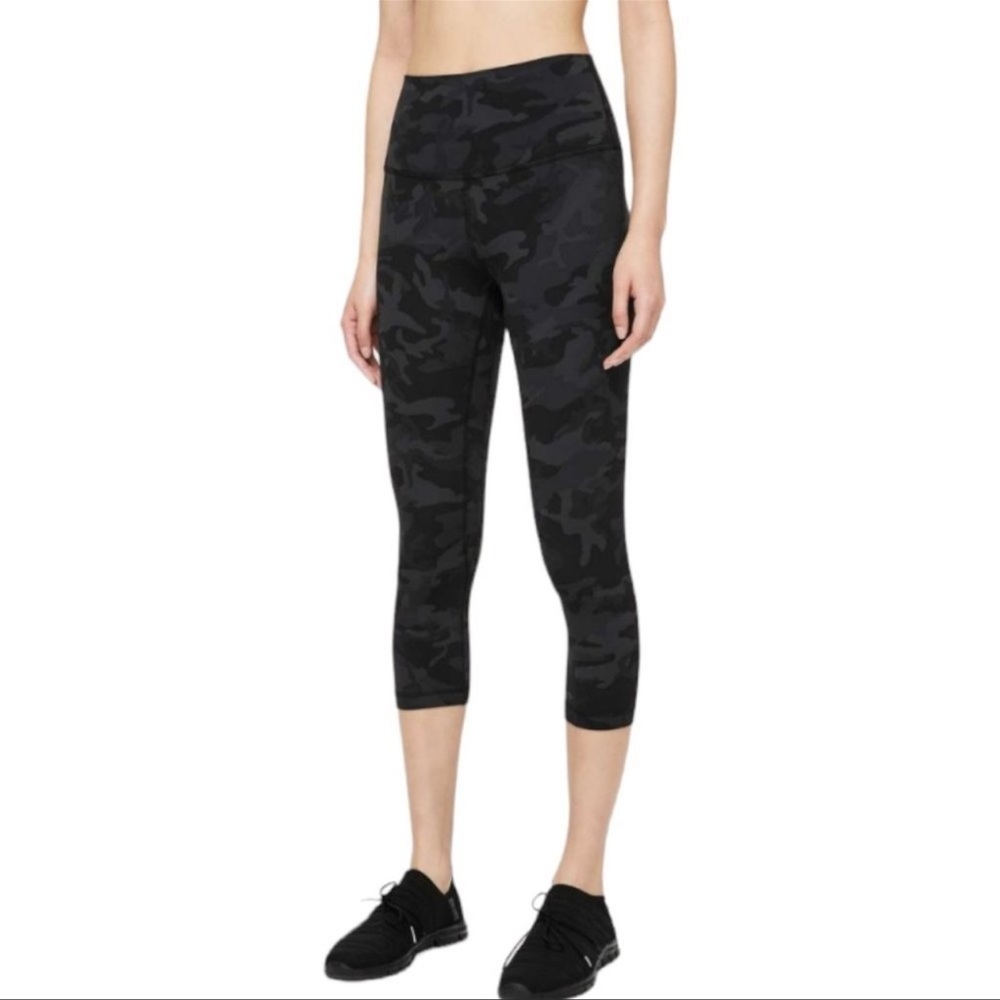 ! Lululemon Align HR Crop 21” Leggings in Camo Deep Coal Multi